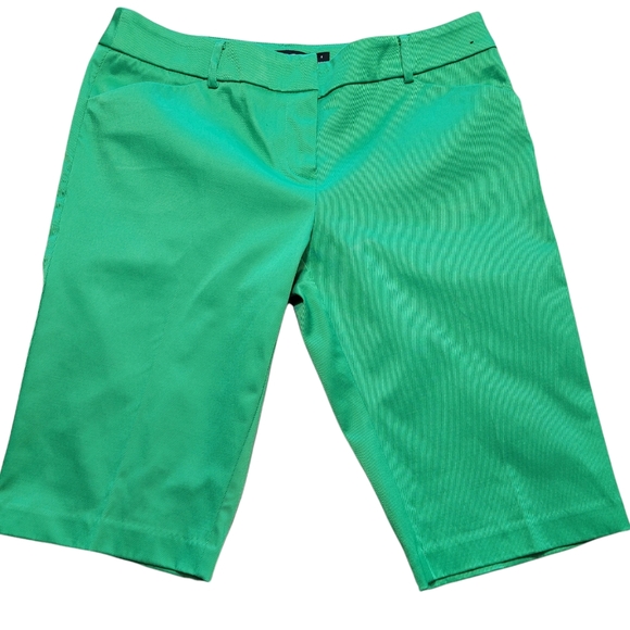 New York & Company Pants - New York & Company Green Bermuda Shorts Sz 6